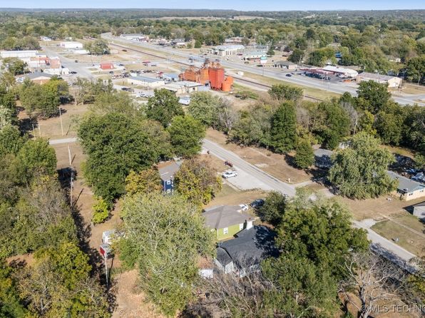 901 Olive St, Chelsea, OK 74016