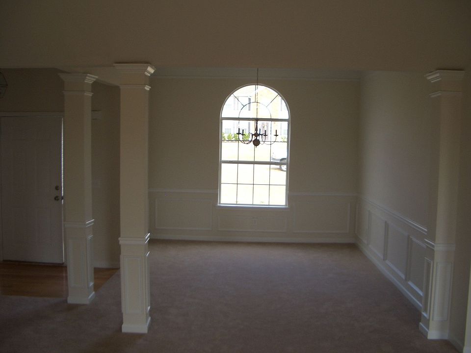 Formal Dining