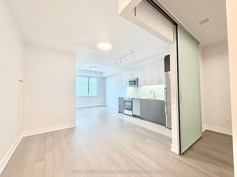 664 Spadina Ave #404 — Photo 5