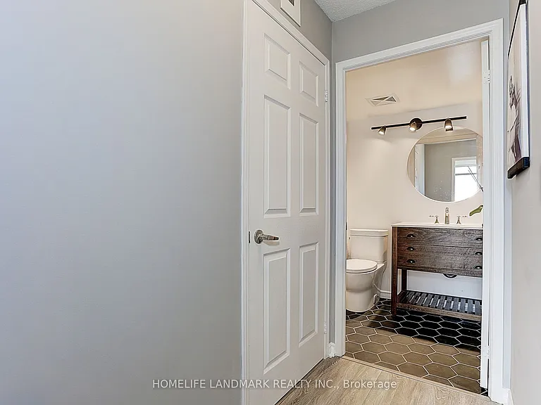 75 King William Cres #1013 — Photo 18