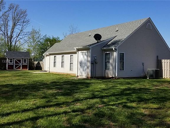 2nd image of 106 Peat Moss Dr