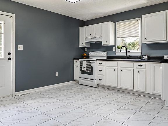 5th image of 329 Dean Dr