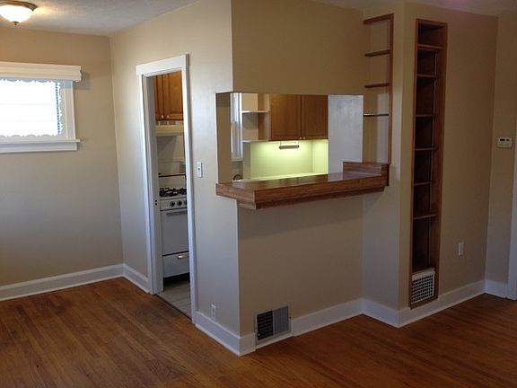 5th image of 435 S University St