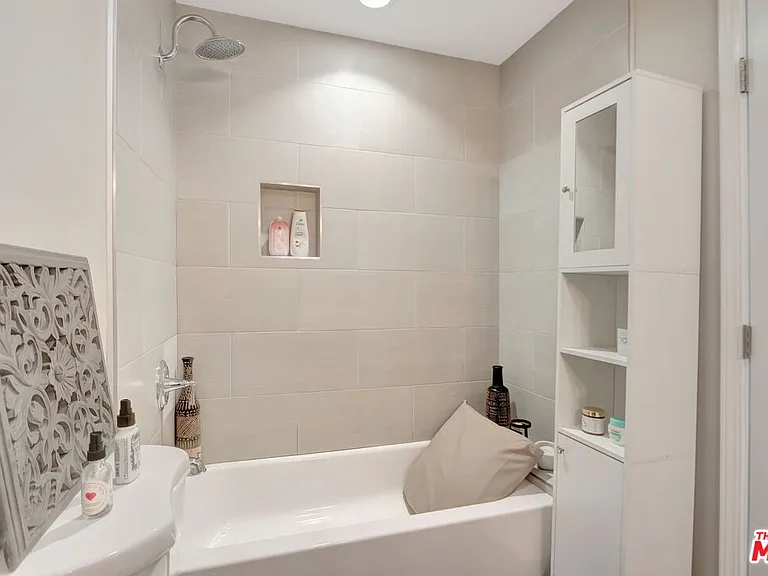 4952 Placidia Ave — Photo 18