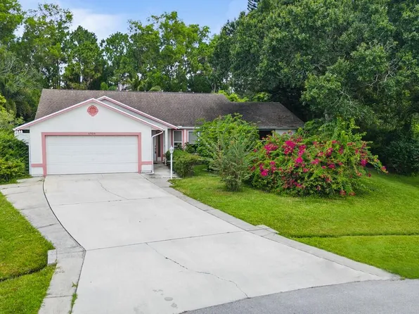 6906 NW Hershy Circle, Port St Lucie, FL 34983