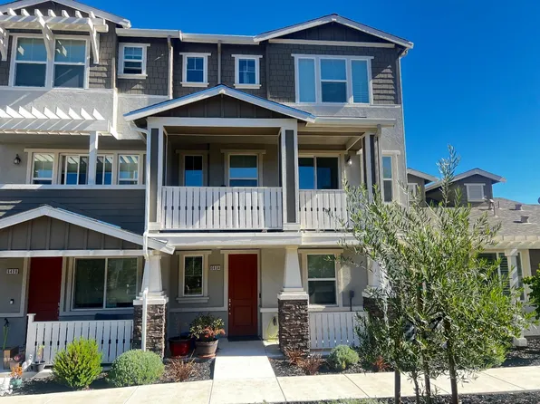 6404 Laguna Seca Ln, Gilroy, CA 95020