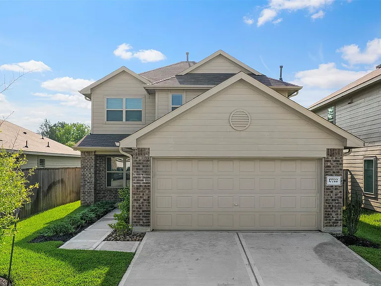 17722 Grove Hill Dr — Photo 32