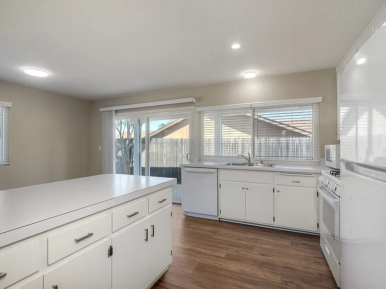344 Rancho Vista Pl — Photo 8