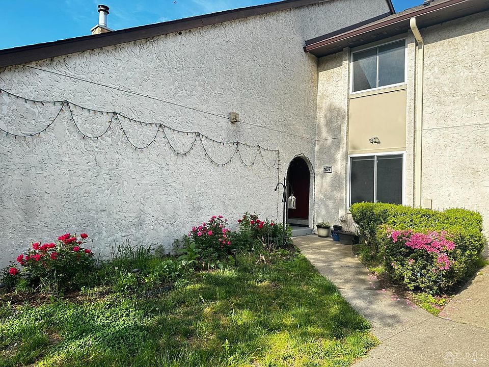 1st image of 107 Thoreau Dr