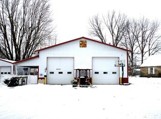 617 Elm St, Carmi, IL 62821