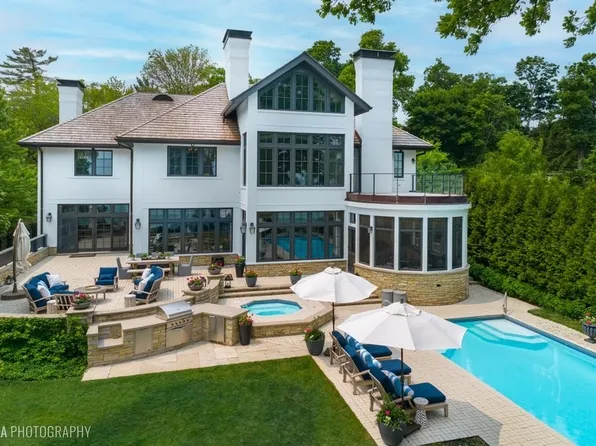 691 Sheridan Rd, Winnetka, IL 60093