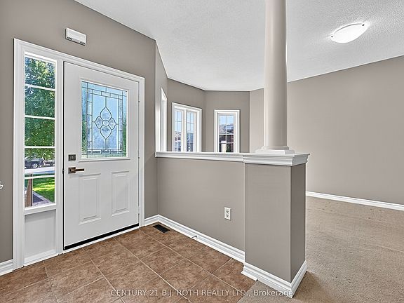 5th image of 12 Lamont Cres
