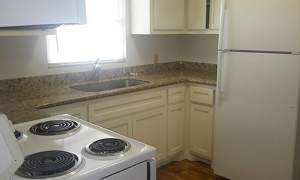 1st image of 2219 Ashland St APT 4