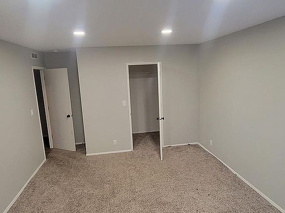 4th image of 901 SE 100th Ave