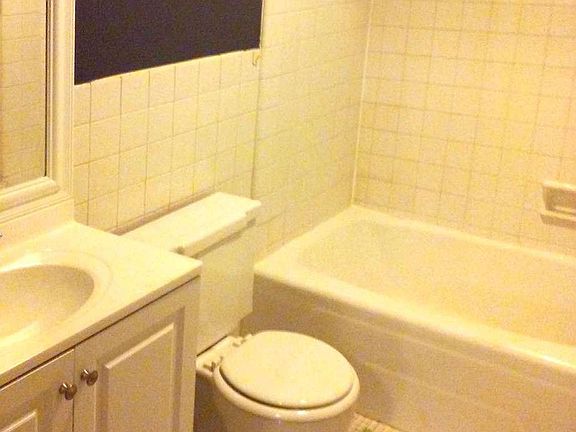 4th image of 1000 Ashland Ave APT 3