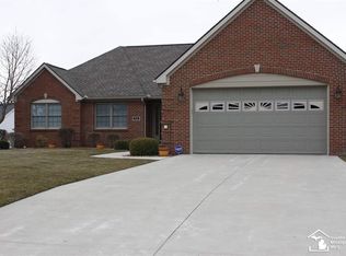 846 Saint James Park Ave, Monroe, MI 48161