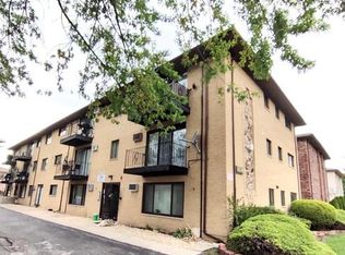 9814 Sayre Ave APT 201, Chicago Ridge, IL 60415