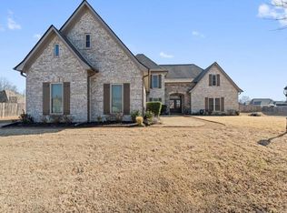 9427 Barkley Hall Dr, Collierville, TN 38017