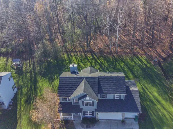 523 Acacia DRIVE, Grafton, WI 53024