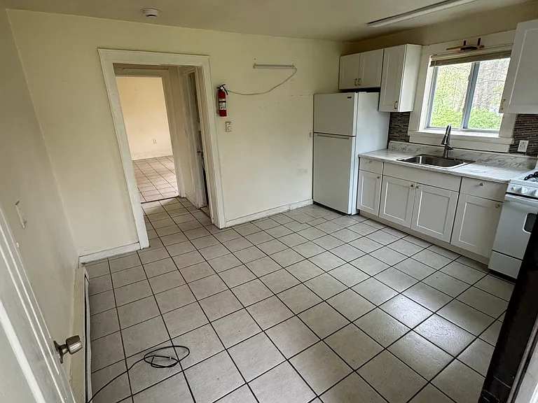 27 Hillside Ave #4 — Photo 1