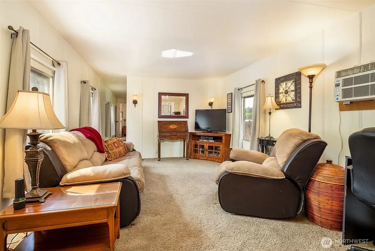 2 bed, 672 sqft, $1,450 — Photo 2