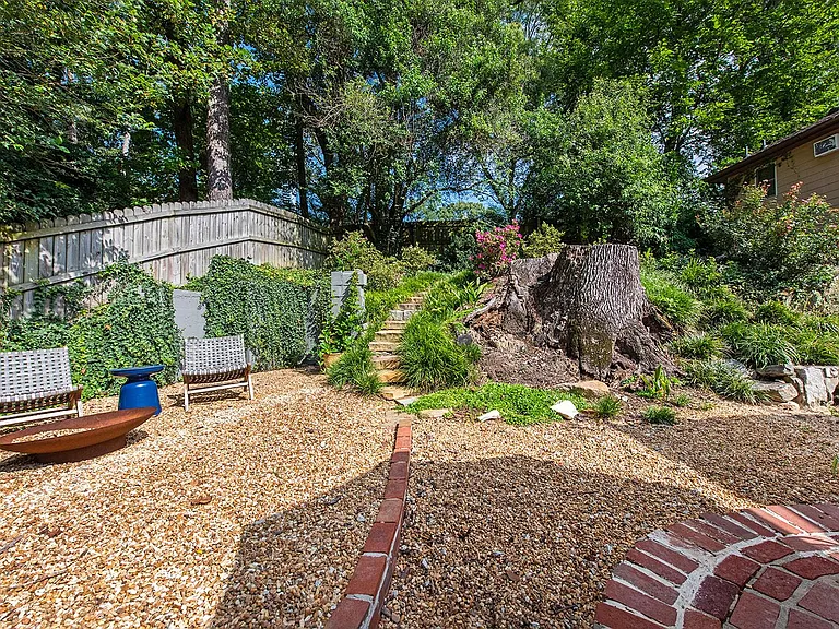 786 Martina Dr NE — Photo 12