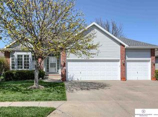 17116 Lafayette Cir, Omaha, NE 68118