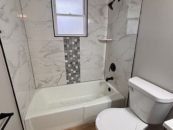 5th image of 923 Fremont St #4