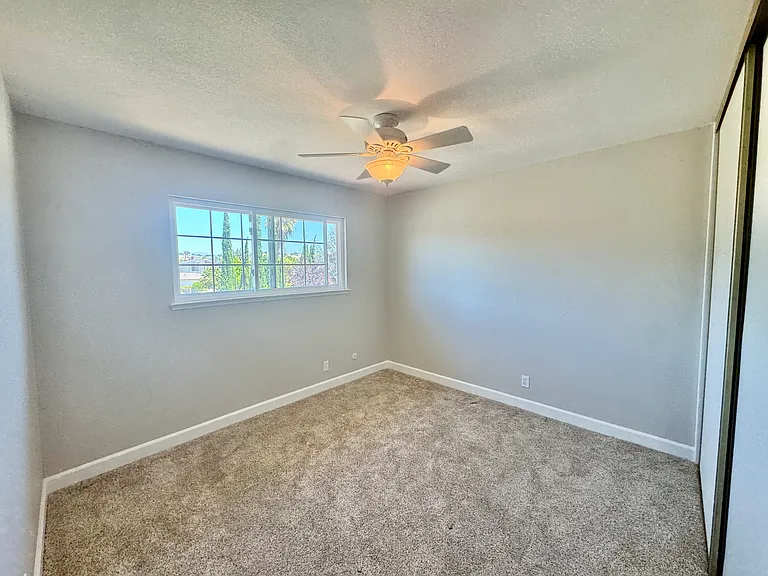 1318 Deb Ct — Photo 23