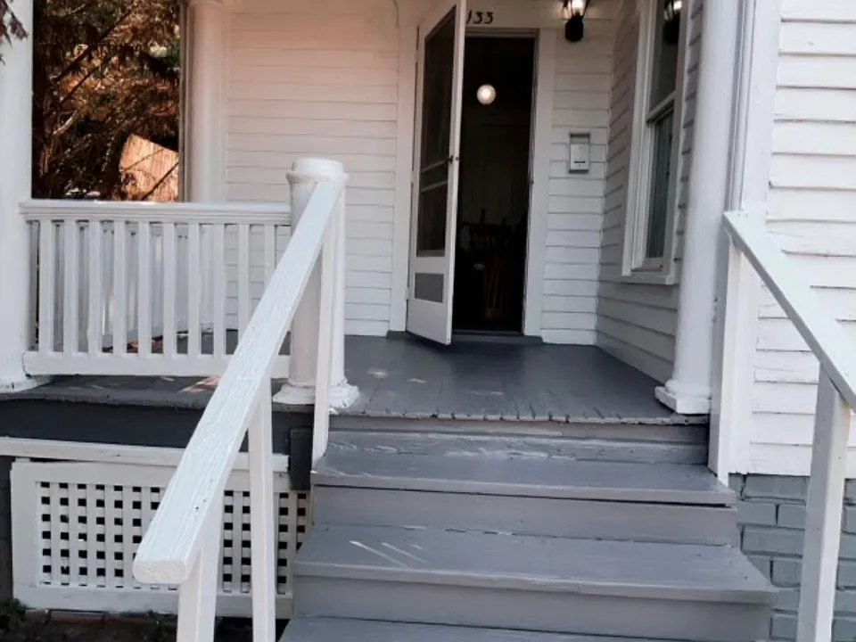 133 Franklin Ave #B
