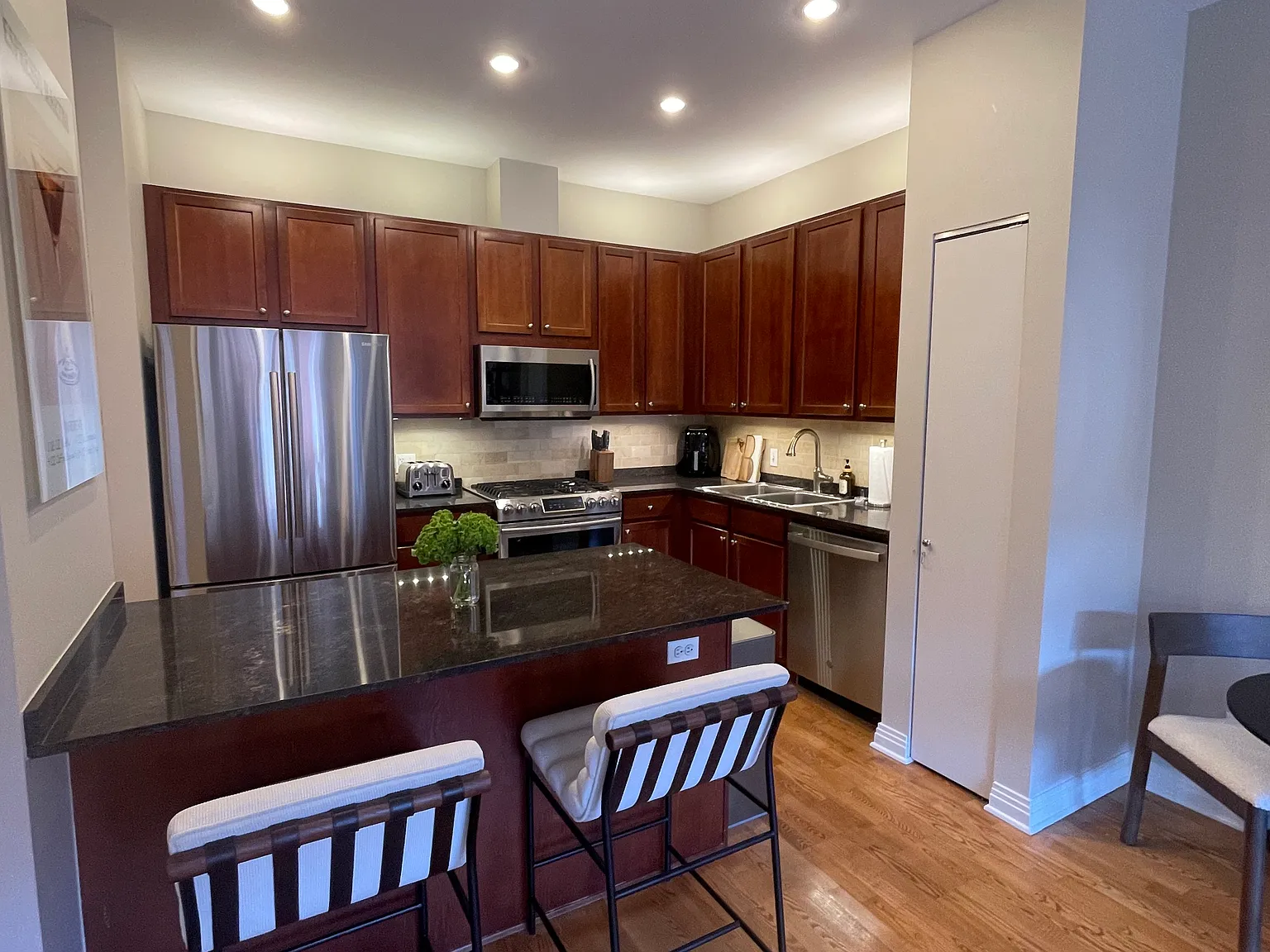 1 bed, 1.5 bath, $3,250 — Photo 4