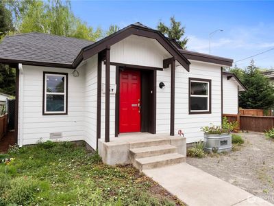 821 2nd Avenue NE, PUYALLUP, WA, 98372
