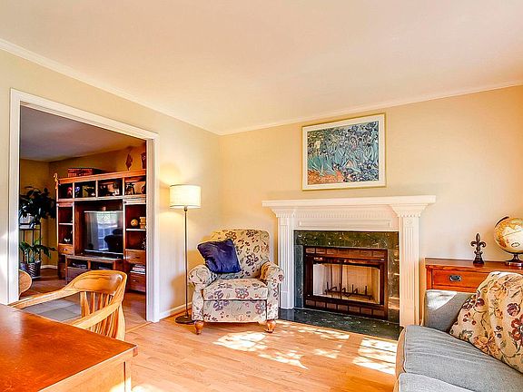 2nd image of 3505 Briarglen Ln