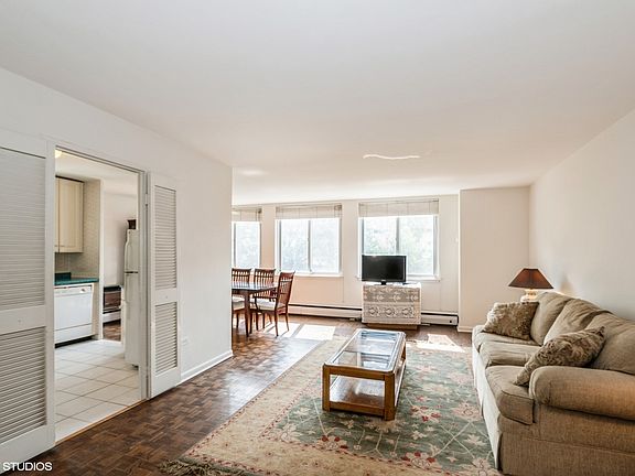 4th image of 151 N Kenilworth Ave APT 1J