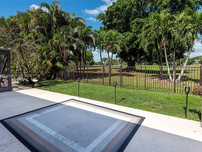 921 Bayberry Point Dr — Photo 31