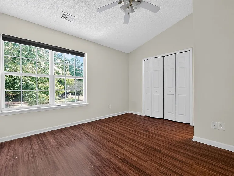 204 Butler Pl — Photo 23