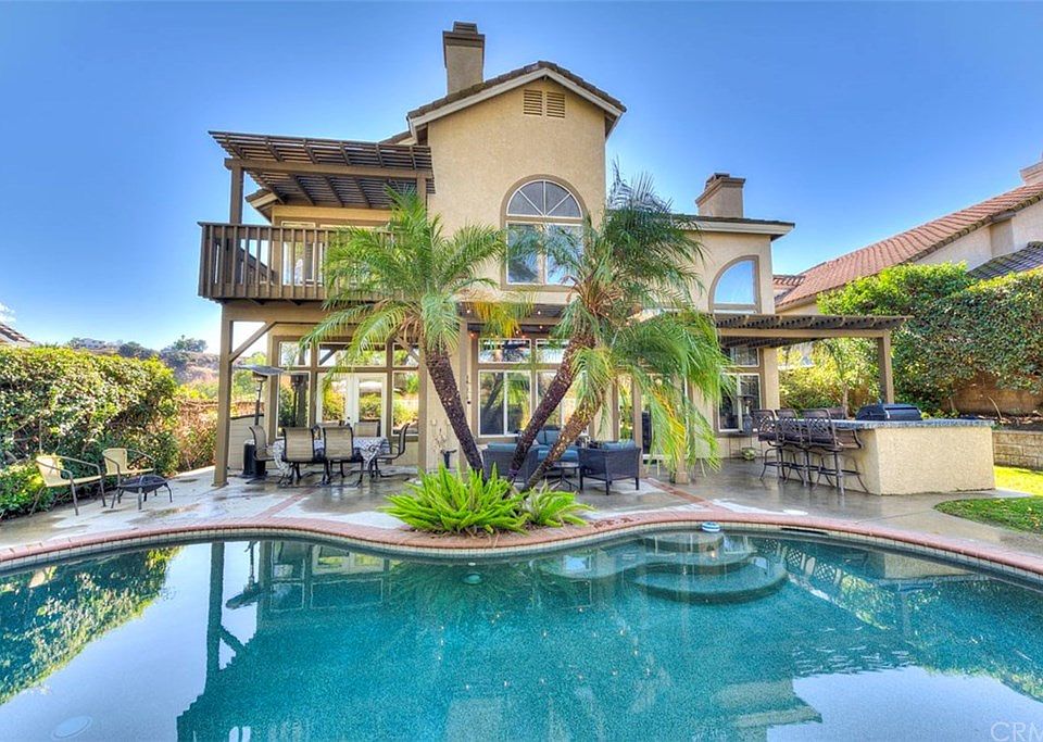 1st image of 2750 Avenida Marguerite