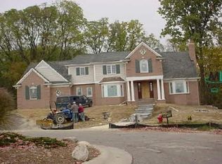 4288 Spruce Hl, Update, MI 48301