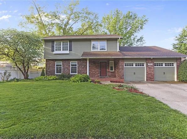 2913 W 26th St, Lawrence, KS 66047