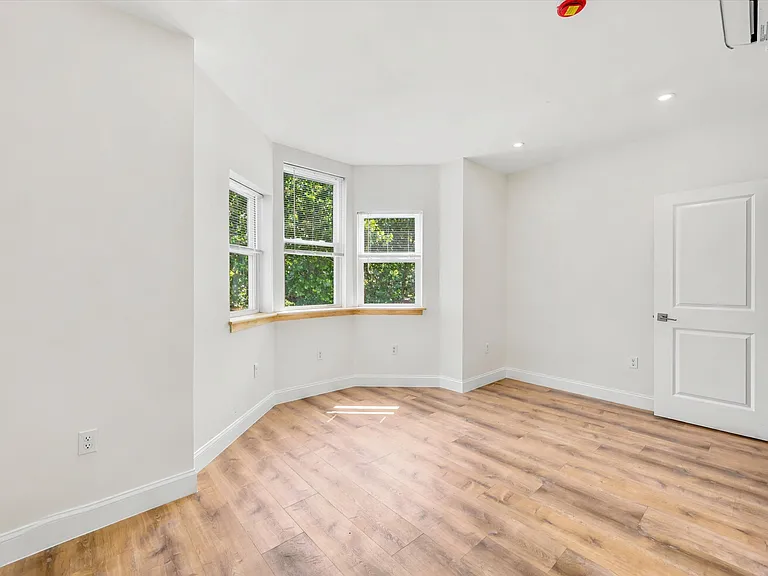 6419 Race St #A — Photo 14