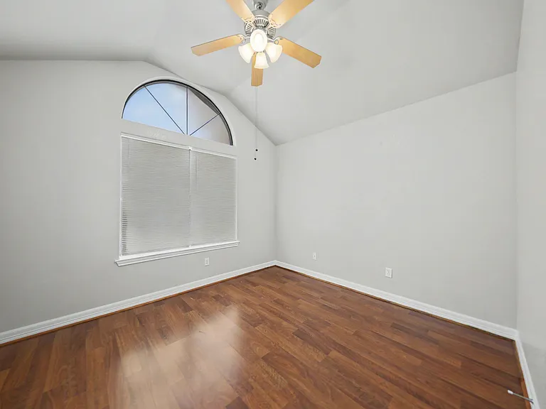 4802 Sapphire Dr — Photo 14