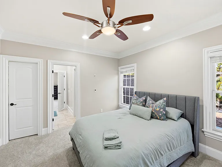 9805 Strike The Gold Ln — Photo 25