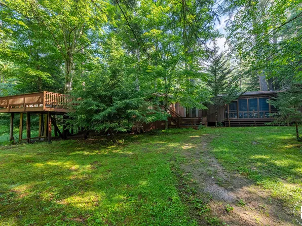 11 Phelps Brook Ln, Keene, NY 12943