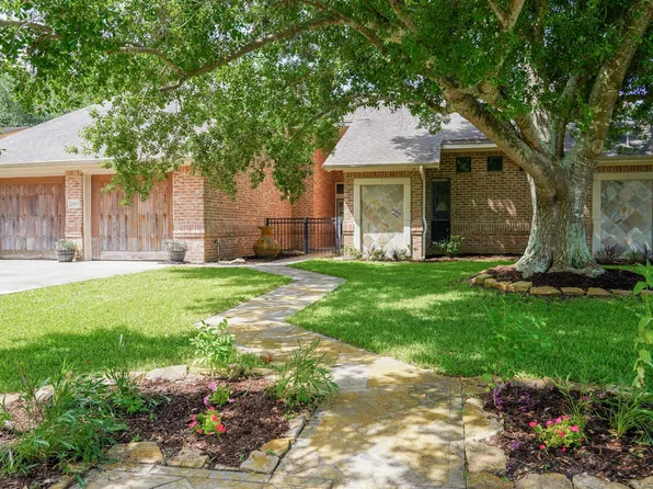 2915 Willow Creek Dr, El Campo, TX 77437