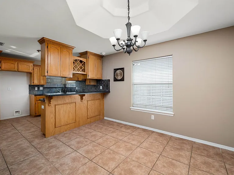110 San Marcos St — Photo 4
