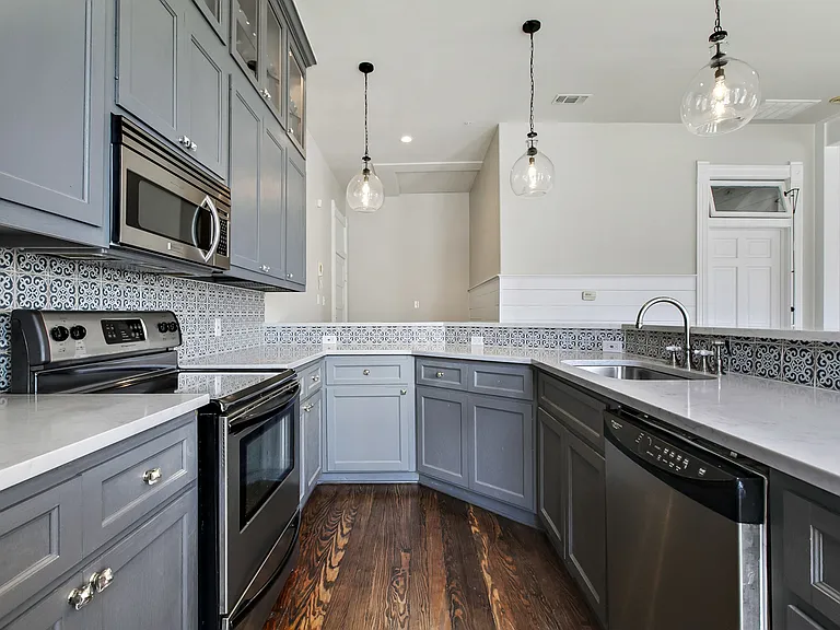 202 N Lbj Dr — Photo 28