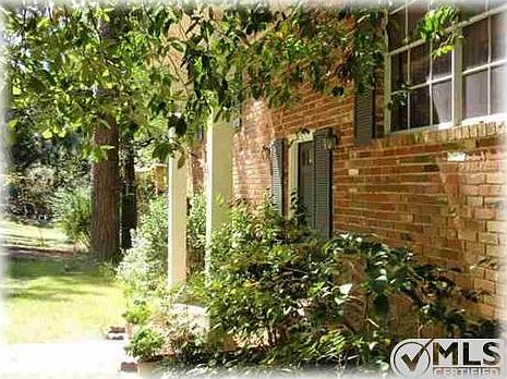 2nd image of 2818 Vann Cir #2