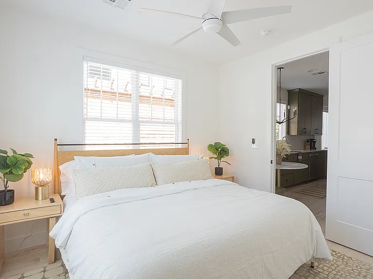 321 E Freeport St — Photo 21