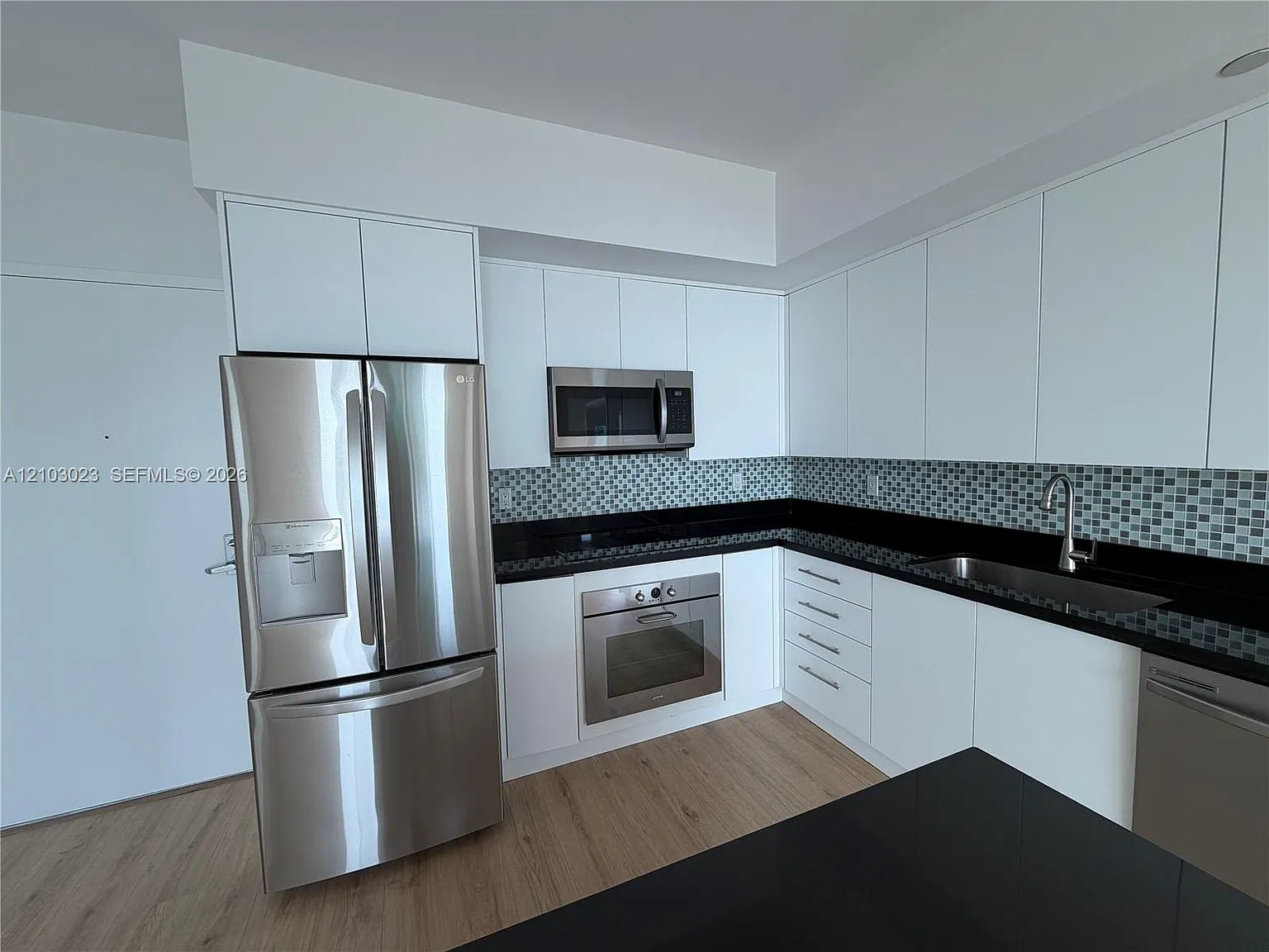 Mint Condo — Photo 4