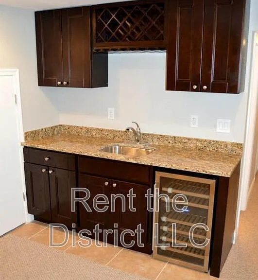 707 Kennedy St NE — Photo 12
